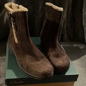 Clarks Women's Dark Brown Suede Winter Boots